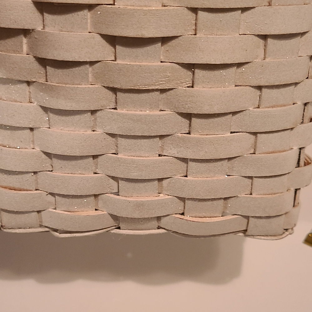 Snowflakes are Angel Kisses" Hinged basket Lid - Picture 3 of 14